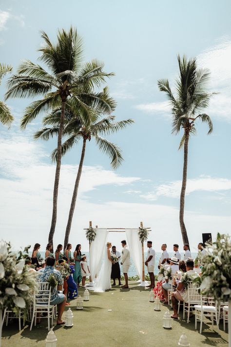 Fiji Wedding Reception, Tropical Wedding Bride, Fiji Resort, Bridesmaids Flowers, Fiji Wedding, Travel Island, Wedding 2025, Dream Day, Wedding Bridal Party