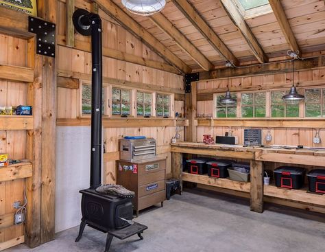 Garage Workshop Layout, Garage Workbench Plans, Pole Barn Garage, Garage Workshop Plans, Backyard Barn, Backyard Garage, Garage Design Interior, Garage Guest House, Workshop Layout