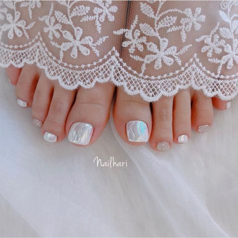 Wedding Nails Pedicure, White Toe Nail Designs For Summer, Bride Toe Nails, Bridal Toes Nails Brides, Bridal Toe Nails Wedding, Bride Pedicure, Wedding Toe Nails For Bride, Toe Nail Designs French Tip, Bride Toes Nails