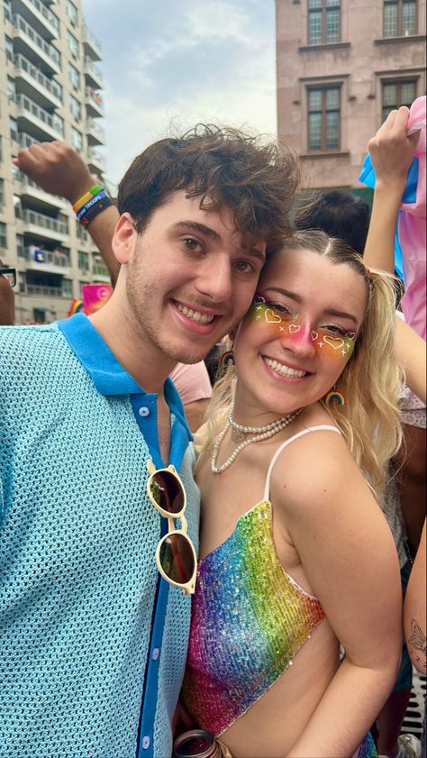 London Pride Outfit, Pride Parade Outfit Ideas Women, Femme Pride Outfit, Pride Outfits Aesthetic, Pride Looks Outfit, Pride Party Outfit, Pride Aesthetic Outfits, Cute Pride Outfits, Pride Outfit Ideas Women