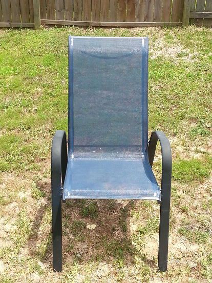 slingback chairs getting a makeover, diy, how to, painting Garden Chairs Ideas, Patio Chairs Makeover, Outdoor Sling Chair, Painting Patio Furniture, Upcycle Chair, Patio Furniture Makeover, Chair Redo, Icebox Pie, Chair Repair