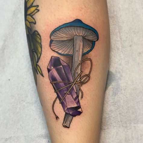 💎Zenful Tribe💎 on Instagram: “Do you have a tattoo? What kind do you have? 🦋💫💕 Drop a comment 💜 art by @brockryantattooer 🌙 - 💎FOLLOW US 👉 @zenfultribe 💎FOLLOW US 👉…” Crystal Mushroom Tattoo, Mushroom Tattoo, Hippie Tattoo, Crystal Tattoo, Crystal Mushroom, Mushroom Tattoos, Skeleton Tattoos, Hippie Life, Crystal Healing Stones