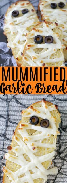 Mummified Garlic Bread Pasteles Halloween, Bread Garlic, Halloween Appetizers, Halloween Dinner, Halloween Snacks, Halloween Food For Party, Halloween Desserts, Halloween 2018, Halloween Recipes