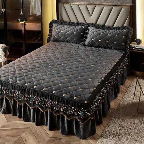 quilted bed skirt Velvet King Size Bed, Nordic Bed, Quilted Bed, Linen Couch, Luxury Embroidery, Skirt Winter, Ergonomics Furniture, Cheap Bedding, Cotton Bedspread