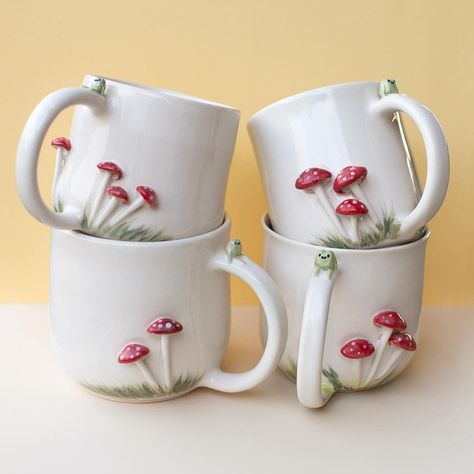 — Frog and Mushroom Mugs Artwork and Cute Things on... Animal Pottery Mugs, Ceramic Mug Mushroom, Mushroom Mug Ceramics, Mushroom Teapot, Mushroom Mugs, Frog And Mushroom, Pottery Pots, Sculptures Céramiques, Diy Mugs