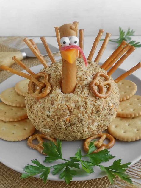 This Turkey Cheese Ball Is A Fun Thanksgiving Appetizer Valentines Healthy Snacks, Easy Toddler Snacks, Turkey Cheese Ball, Healthy Christmas Snacks, Healthy Christmas Treats, Turkey Treats, Healthy Valentines, Holiday Turkey, Turkey Cheese