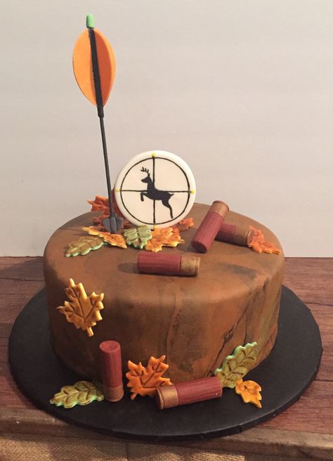 Deer Hunting Cakes For Men, Hunting And Fishing Cake, Camo Cakes For Boys, Hunting Cakes For Boys, Hunter Cake Ideas, Hunter Birthday Cake, Deer Hunting Cake, Hunting Birthday Cakes, Hunter Birthday