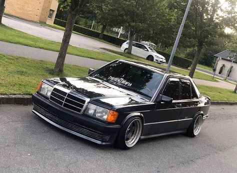 Old School Mercedes, School Instagram, Old Mercedes, Mercedes Benz 190e, Mercedes 190, Mercedes Benz 190, Mercedes W124, Best Jdm Cars, Bmw M6