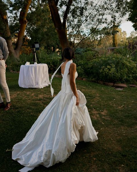 17.02.2024- The dream dress. Thank you for everything @couturelovemadness_ 🤍 | Instagram Flowy Open Back Wedding Dress, Wedding Dresses Cinq, Cool Girl Wedding Dress, Back Of A Wedding Dress, Boho Dress Wedding, Runway Wedding Dress, Anthropologie Wedding Dress, Wedding Dress Back, Wedding Dress With Long Train