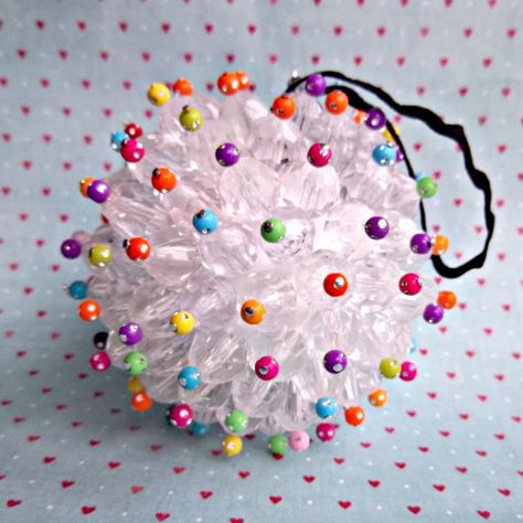 10 DIY Kids Christmas Ornaments to Make at Home Christmas Ornaments Diy Kids, Diy Christmas Ornament, Kids Christmas Ornaments, Fun Ornaments, Homemade Ornaments, Beaded Christmas Ornaments, Christmas Ornaments Homemade, Christmas Ornament Crafts, Noel Christmas