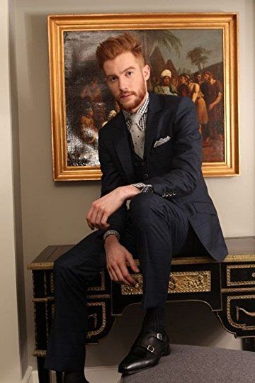 Bill Weasley, Red Hair Men, Style Gentleman, Redhead Men, Fashion Rules, Ginger Men, Mens Dress Socks, Mens Fashion Smart, Navy Suit