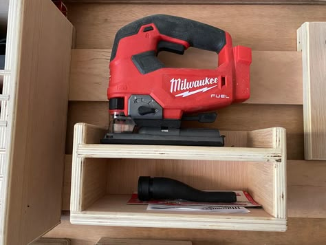 Simple holder for jigsaw and accessories. Power Tool Holder Diy, Jigsaw French Cleat Holder, Jigsaw Holder, Jigsaw Storage, Garage Floors Diy, Tool Storage Ideas, French Cleat Storage, Tool Wall Storage, Cleat Wall