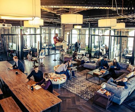 What are communal workspaces? Are office cubicles now a thing of the past? Our own Karin Eldor explores this trending phenomenon. Communal Workspace, Cool Office Space, Shared Office Space, Coworking Office, Loft Industrial, Shared Office, Industrial Bedroom, Cool Office, Trampolines