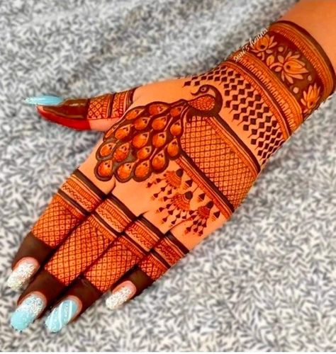 Teej Mehandi Designs For Hands, Mehndi Designs Designer, Modern Mehndi Designs Back Hand, Backhand Mehndi Designs Simple, Small Mehndi Designs, Bridal Mehndi Designs New, Teej Special Mehndi Design, Simple Mehndi Designs Palm, Arabic Mehndi Designs Back Hand