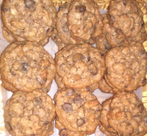 These are great cookies and easy. My picky son loves them. If you dont have butter you can substitute 7/8 cup oil. Recipes Using Granola, Oat Granola Recipe, Granola Cookies, Cereal Cookies, Easy Granola, Diet Cookies, Baby Cereal, Bars And Cookies, Granola Cereal