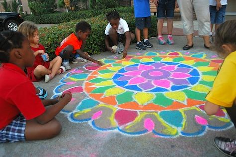 Rangoli: Floor Folk Art from India | Would love to do this as a group activity using shapes and colors lessons Collaborative Art Projects For Kids, Diwali Activities, Classe D'art, Group Art Projects, Color Lessons, India Crafts, Collaborative Art Projects, Art Projects For Kids, Diwali Craft