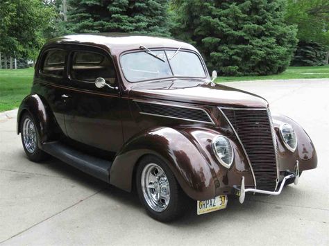 1937 Ford 2-Dr Sedan for Sale - CC-997565 Car Man Cave, Sedan Cars, Vintage Vehicles, Hot Rod Trucks, Old School Cars, Ford Cars, Old Fords, Ford Classic Cars, Old Classic Cars