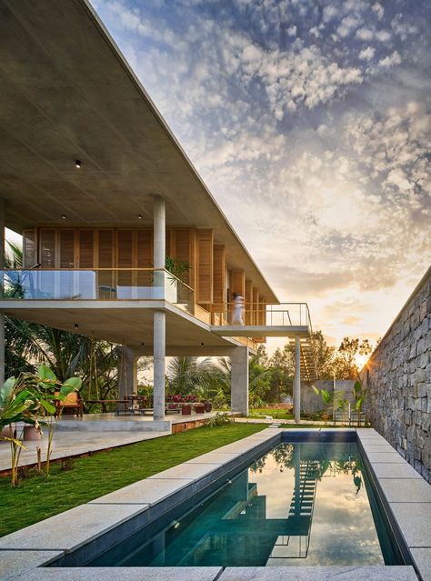 Open Pavilion, Elevated House, Stilt House, Concrete Houses, House On Stilts, Floating Staircase, Artistic Installation, Concrete House, Tropical House