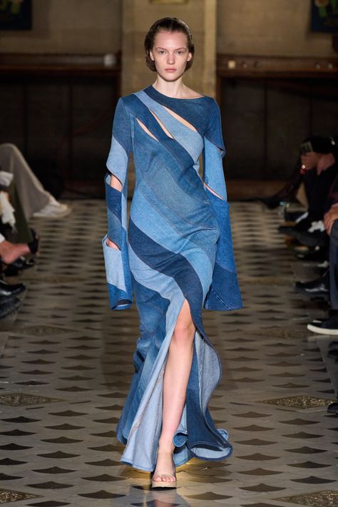 Denim Fashion Runway, Ropa Upcycling, Denim Maxi Dress, All Jeans, Spring Summer 2023, Denim Trends, Spring 2023, Runway Collection, Fashion Show Collection