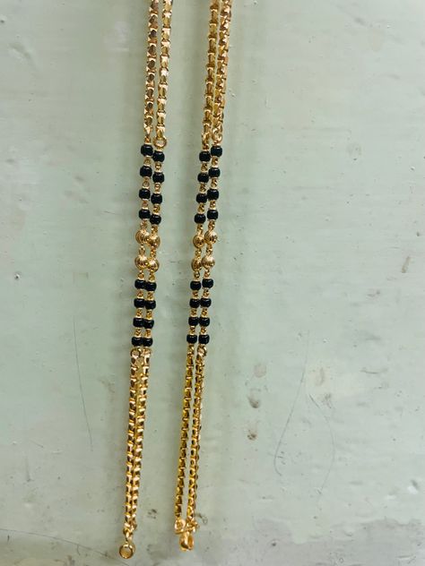 Karimani Chain Designs, Small Mangalsutra, Neck Chain For Men, Short Mangalsutra, Long Mangalsutra, Black Beads Mangalsutra, Black Beads Mangalsutra Design, Gold Jewelry Outfits, Gold Earrings Models