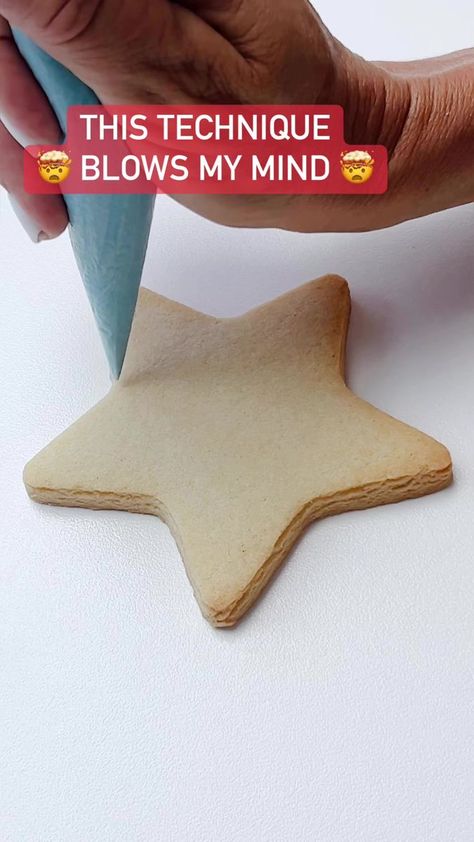 Flood Cookies Tutorials, 4th Of July Cut Out Cookies, Decorating Star Cookies, 4th Of July Star Cookies, Star Sugar Cookies Decorated Christmas, 4th Of July Decorated Sugar Cookies, Star Cookies Royal Icing, Star Royal Icing Cookies, Christmas Star Cookies Decorated