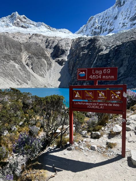 #laguna69 #laguna #lake #peru #huaraz #landscape Peru Trip, Gap Year Travel, Saint Etienne, Peru Travel, Lima Peru, South America Travel, Gap Year, Inspirational Wallpapers, Machu Picchu