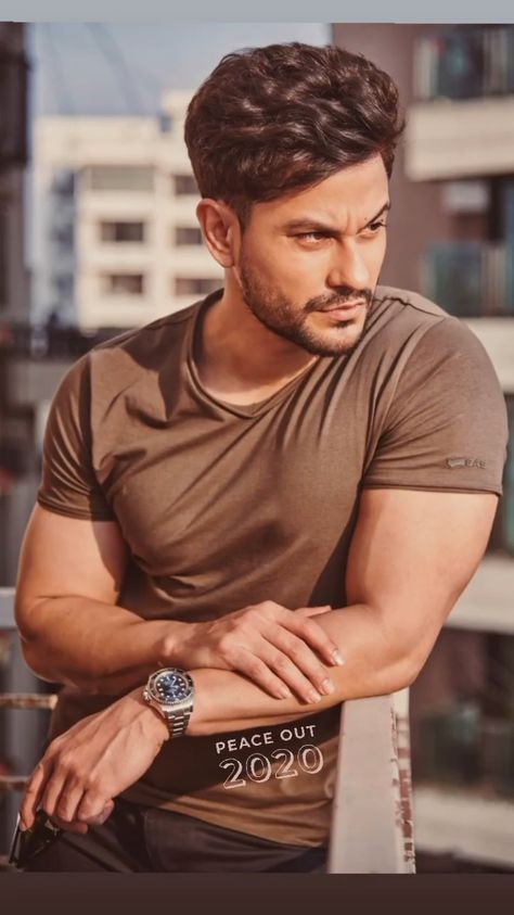 Kunal Khemu, Raja Hindustani, Men Fade Haircut Short, Birthday Captions Instagram, Handsome Celebrities, Mens Fade, Dream Husband, Child Actors, Fade Haircut