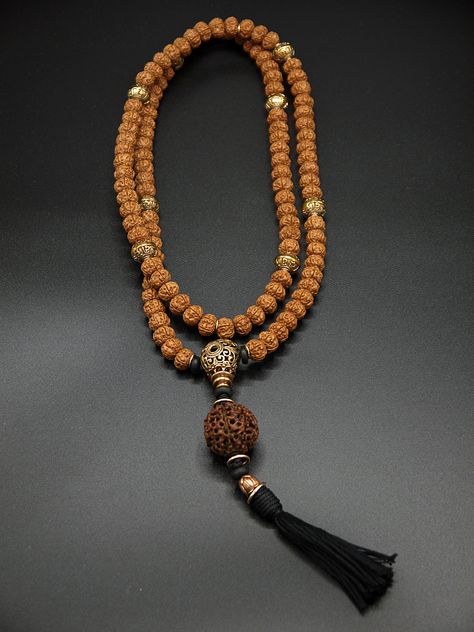 Rudraksha Mala Designs For Men, Rudraksha Jewelry For Men, Rudraksh Mala, Rudraksha Pendant, Rudraksha Jewelry, Chinese Bracelet, Gold Pendants For Men, Om Mantra, Mala Jewelry