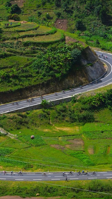 Rwanda Rwanda Aesthetic, Rwanda Flag, Nature Aesthetic, Wallpaper Pc, Uganda, Natural World, Bucket List, The Incredibles, Travel