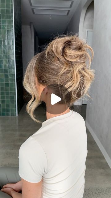 Chantelle Spurling on Instagram: "The pammy, The 90’s inspired updo, The Kimmy K…will this be the most requested style this year ❓  After fashion week, one thing is for sure…..everyone is obsessing over and asking for high updos 🫶🏼 who wants a tutorial on this look ⁉️  Hair @chantellemareehair  Makeup @facebyjenn  Model @_milliross   Products  @natalieannehaircare @moroccanoil_au   Tools  @ghdhair_anz @ghdhair   #ghd #morocanoil #natalieannehaircare #hairtutorial #haireducation #haireducator" Kim Kardashian Hair Updo Messy Buns, The Pammy Updo, Piled High Updo, Sultry Updo, Pam Updo, 90s Messy Updo, Old Money Updo, Updo Hairstyles Front View, Pammy Updo