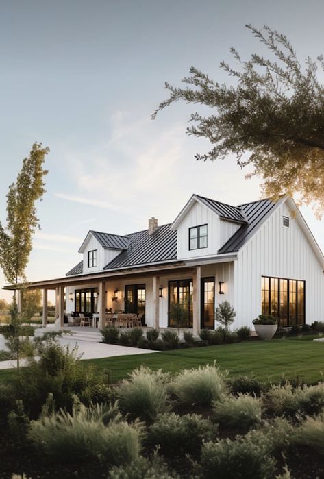 Cute Modern Farmhouse Exterior, Farm House Decorating, Modern Farmhouse Facade, Exterior Modern Farmhouse, Bloxburg Farm, Modern Farmhouse Homes, Decorating A Farmhouse, Craftsman Farmhouse Plans, Modern Farmhouse Architecture