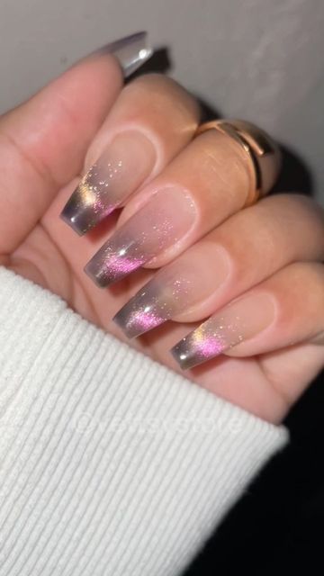 Pink And White Cat Eye Nails, Cat Eye Ombré Nails, Short Almond Nails Cat Eye, Cat Eye Ombre French Nails, Cat Eye Nail Tips, Chrome And Cat Eye Nails, Ombré Cateye Nails, Cat Eye Tips Nails, Cat Eye Nails French Tip