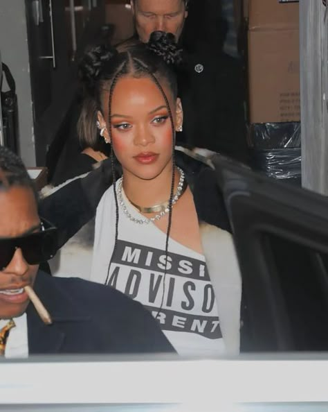 Rihanna Space Buns, Rihanna Braided Hairstyles, Rihanna Partying, Slick Back Space Buns, Ponytail Braids For Black Women, Rihanna Braids, Rihanna Party, Rihanna Carnival, Young Rihanna