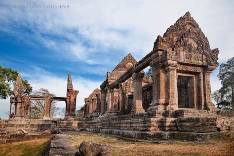 Situated on the edge of a plateau that dominates the plain of Cambodia, the Temple of Preah Vihear is dedicated to Shiva. The Temple is composed of a series of sanctuaries linked by a system of pavements and staircases over an 800 metre long axis and dates back to the first half of the 11th century AD. #Cambodia Preah Vihear Temple, Cambodia Temple, Cambodia Culture, Khmer Temple, Koh Ker, Temple Poster, Travelling Ideas, Battambang, Angkor Wat Temple