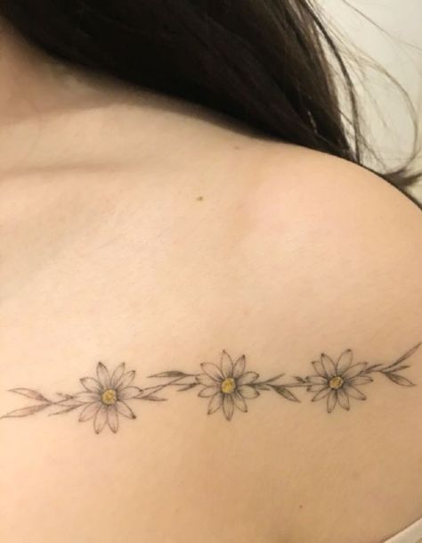 Collar Bone Daisy Tattoo, Sunflower Chain Tattoo, Shoulder Daisy Tattoo, Daisy Collarbone Tattoo, Daisy Tattoo Collar Bone, Daisy Collar Bone Tattoo, Daisy Vine Tattoo, Daisy Chain Tattoo Ankle, Sunflower Vine Tattoo