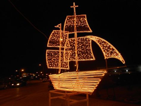 christmas boat parade decorating ideas for kayaks | Christmas Traditions: the decoration of the Christmas fishing boat Greek Christmas Recipes, Traditional Christmas Sweets, Christmas In Greece, Greek Christmas, Ann Wood, Boat Parade, Greek Tradition, Christmas Ships, Boat Lights