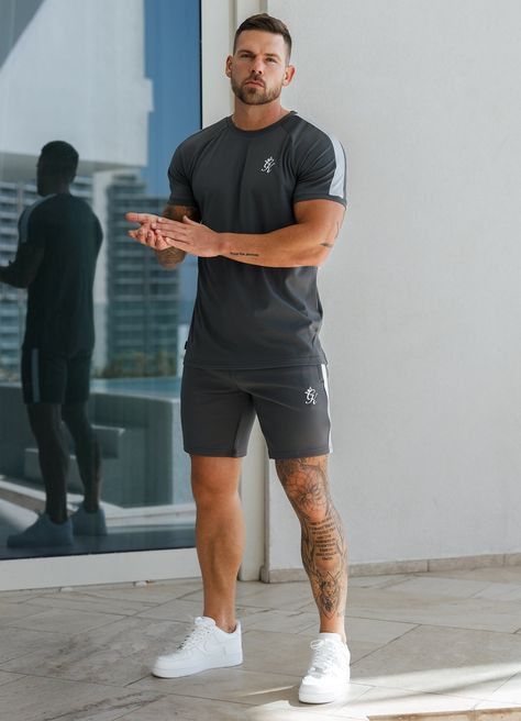 Gym Outfit Men Fitness, Mens Gymwear, Gym Style Mens, Gym Outfit Men Style, Gym Men Clothes, Mens Workout Outfits, King Core, Gym Fits Men, Mens Gym Wear