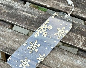 Handmade Bookmarks Diy, Idee Cricut, Christmas Bookmarks, Creative Bookmarks, Projets Cricut, Bookmark Craft, Gold Snowflake, Diy Bookmarks, Bookmark Gifts