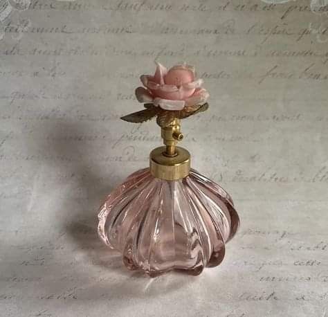 Rose With Leaves, French Country Chic, Old Perfume Bottles, Flower Perfume, Pretty Perfume Bottles, Antique Perfume Bottle, Pink Perfume, Men's Fragrance, Victoria Secret Perfume