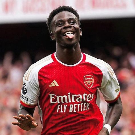 Bukayo Saka on Instagram: "We're back 🔴" Saka Arsenal Pfp, Bukayo Saka Icon, Bukayo Saka 4k Wallpaper, Bukayo Saka Wallpaper Hd, Saka Arsenal, Arsenal Fc Wallpapers, Premier League Winners, Soccer Images, Arsenal Wallpapers