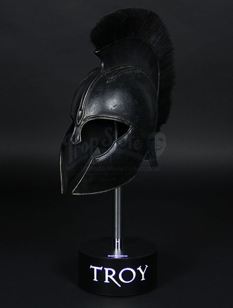 Achilles' (Brad Pitt) Helmet Display Achilles Brad Pitt, Achilles Armor, Athena Helmet, Achilles Helmet, Troy Film, Brad Pitt Troy, Achilles Tattoo, Troy 2004, Trojan Helmet