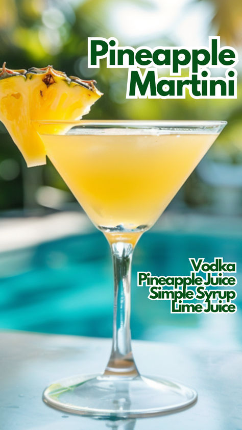 Pineapple Martini Fun Alcoholic Drinks For A Party, Martini Variations, Pineapple Martini Recipes, Fruity Martini, Unique Alcoholic Drinks, Pineapple Martini, Pineapple Cocktails, Classic Vodka Cocktails, Bartending 101