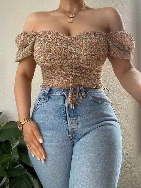 Young Women Outfits, Off Shoulder Puff Sleeve, Shoulder Puff Sleeve, Tops Outfit, Brand Shop, Classy Casual Outfits, Shoulder Tops, Sheer Material, Curvy Girl Outfits