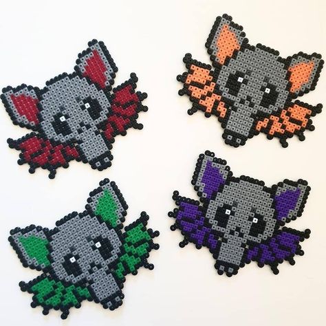 Plague Doctor Perler Beads, Halloween Perler Patterns, Shrek Perler Beads, Halloween Perler Bead Patterns Easy, Horror Perler, Halloween Hama Beads, Disney Perler Bead Patterns, Halloween Perler, Halloween Perler Beads