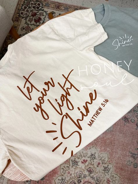 (1) Original Let Your Light Shine Graphic Summer Tee - Faire Let Your Light Shine Tattoo, Tshirt Pocket Design, Inspirational T Shirts, Christian Gift Shop, Christian Tshirt Design, Jesus Clothes, Christian Shirts Designs, Be A Light, Cute Shirt Designs