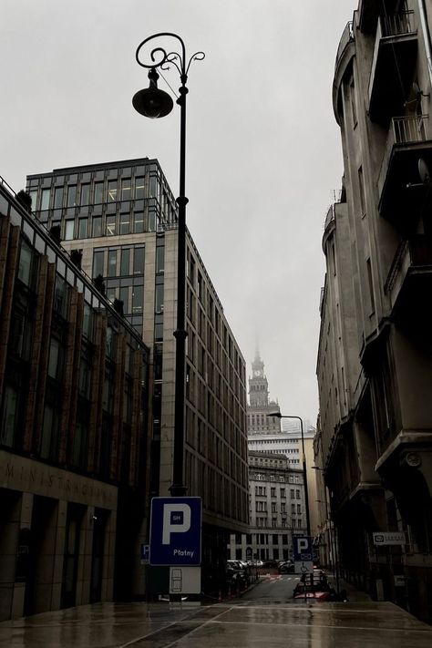 Warsaw University, Beautiful Streets, December 2022, City Architecture, Travel Activities, Street Photo, Future Life, Eastern Europe, Safe Place