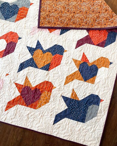 I finally have a release date for you for this #lovebirdsquilt pattern! And guess what, it’s tomorrow! 🥳 That’s right! The Love Birds… Butterfly Quilts, Birds Quilt, Farm Quilt Patterns, House Quilt Patterns, Quilt Blocks Easy, Modern Quilt Pattern, Heart Quilt Pattern, Farm Quilt, Abstract Quilt