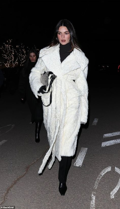 Kendall Jenner's heartbreak retreat after Bad Bunny split: Model looks downcast as she emerges in Aspen before continuing icy demeanor on glam night out after romance with singer fizzles | Daily Mail Online Kendall Jenner Street Style, Kendall Style, Model Looks, Kendall Jenner Outfits, Jenner Style, Celebrity Street Style, White Fur, Kendall Jenner Style, Shearling Coat