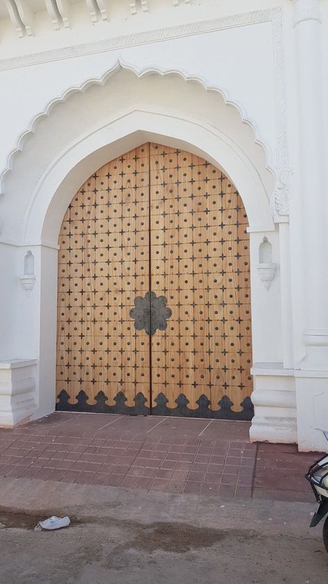 Front door entrance design ideas 2023 beautiful entrance doors elegant entrance doors 2023 Haveli Design Houses, Door Entrance Design, Restaurant Design Plan, Haveli Design, Entrance Design Ideas, Rustic Entry Doors, Castle Homes, Design For House, Indian House Exterior Design