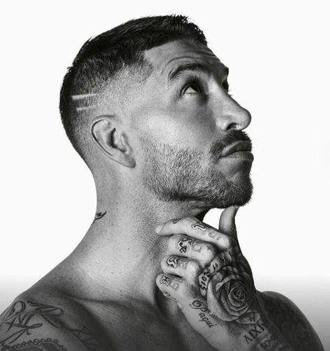 Serg why you always thinking about me? You're a married man Plz stop @sergioramos @pilarrubio_oficial #summer #sevilla #pilarrubio… Soccer Player Hairstyles, Sergio Ramos Hairstyle, Ramos Haircut, Soccer Artwork, Haircuts Trending, High And Tight Haircut, Face Male, Short Spiky Haircuts, Men's Haircuts